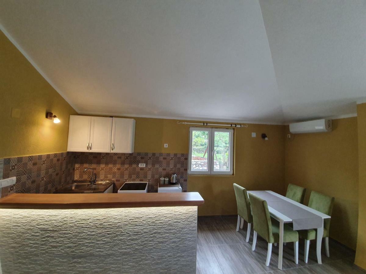 Apartments Kingfisher Вирпазар Екстериор снимка